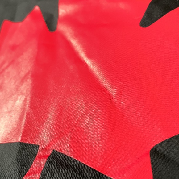 Running Room Run Team Canada Jacket - Picture 12 of 14